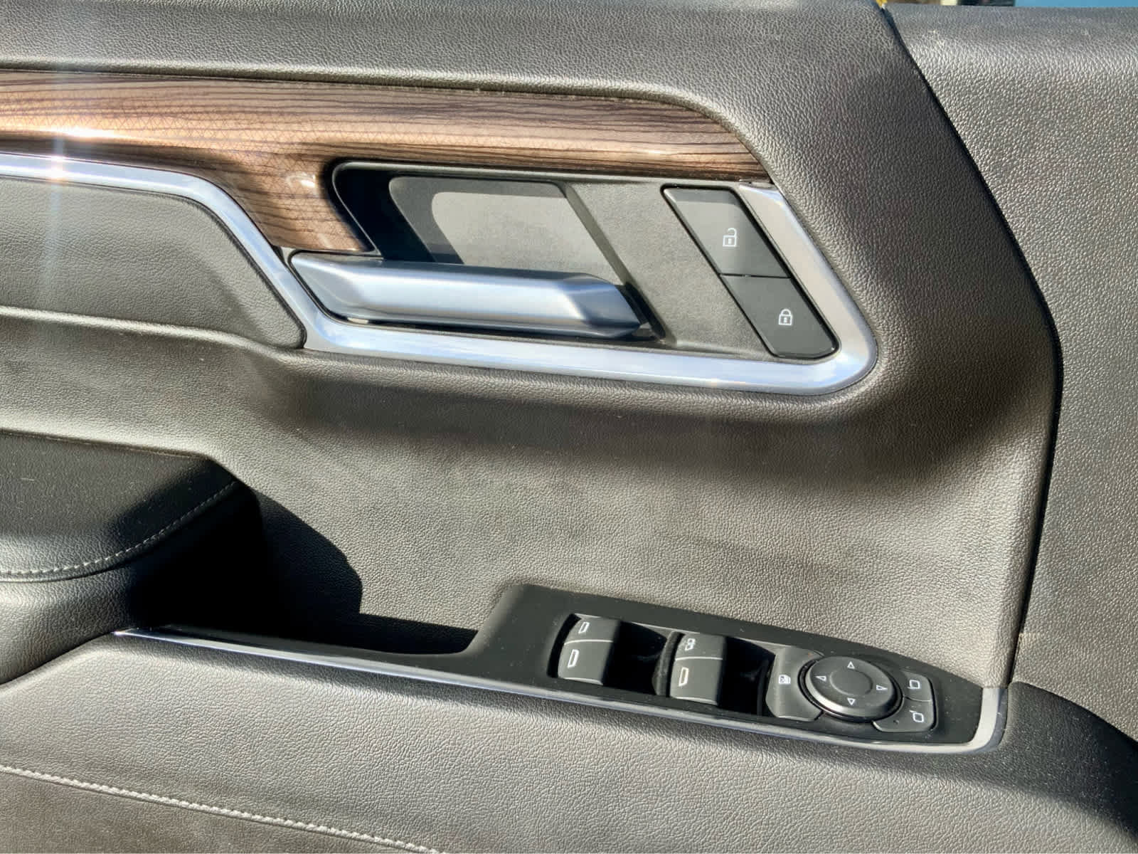 Used 2022 Chevrolet Silverado 1500 LT Trail Boss w/ LT Trail Boss Premium Package image 55