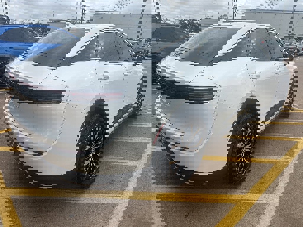 Used 2023 Toyota Crown XLE image 6