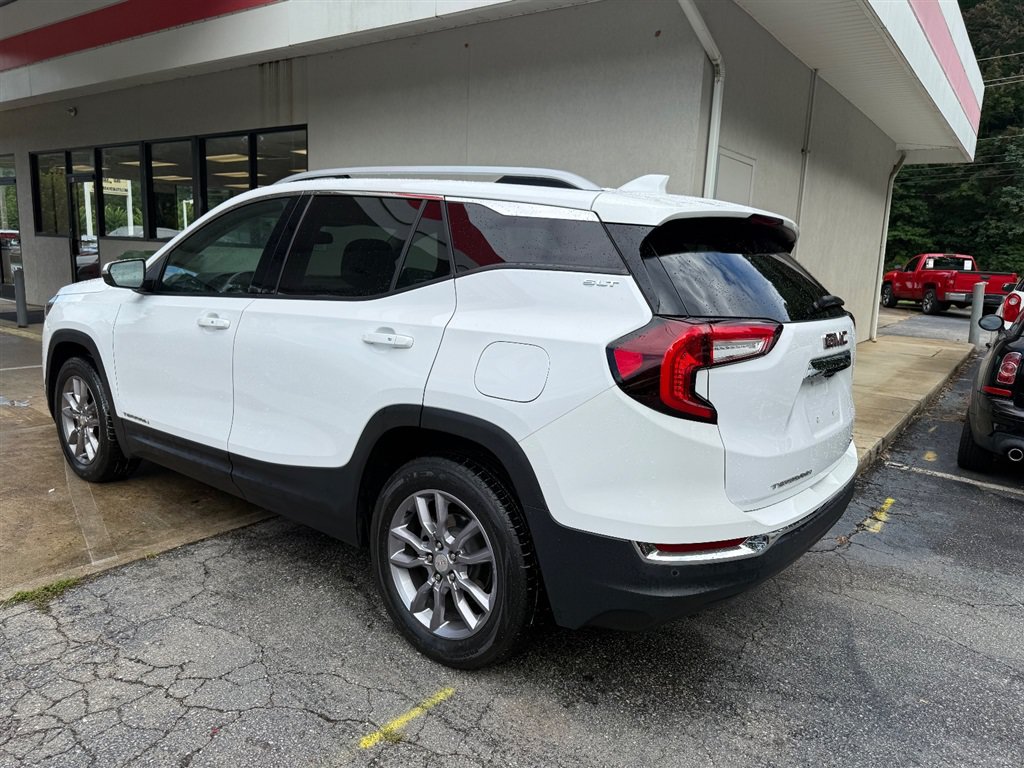 Used 2022 GMC Terrain SLT w/ Tech Package AWD/4WD image 16