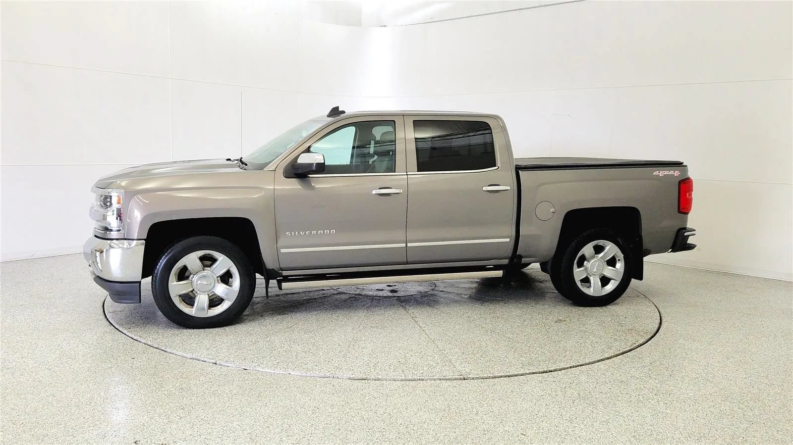 Used 2017 Chevrolet Silverado 1500 LTZ w/ Sport Package AWD/4WD image 4
