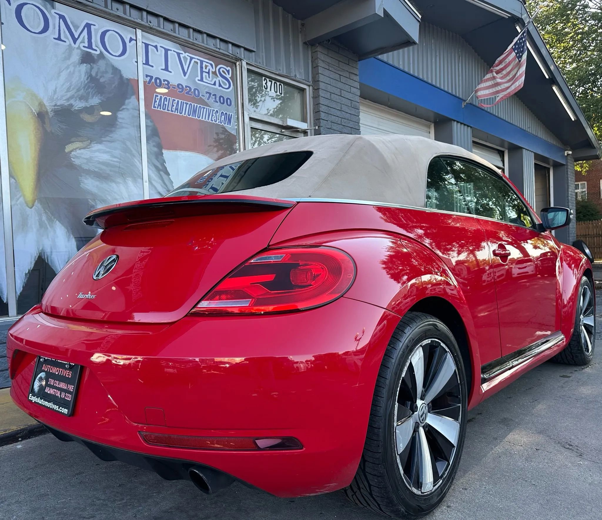 Used 2013 Volkswagen Beetle 2.0T image 3
