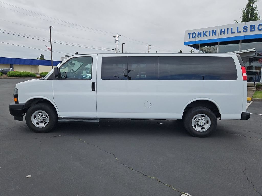 Used 2023 Chevrolet Express 3500 LS RWD image 3