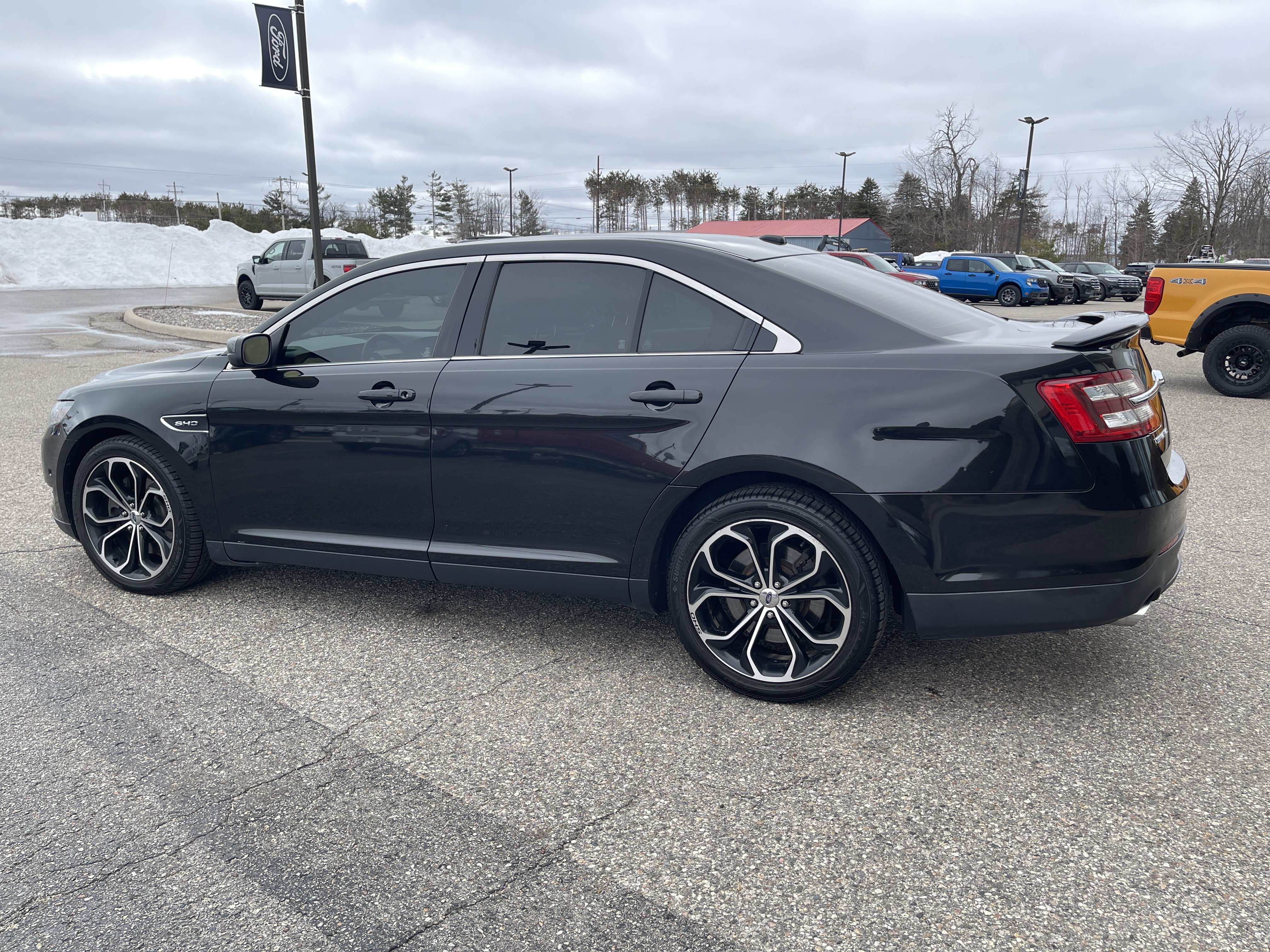 Used 2013 Ford Taurus SHO image 6