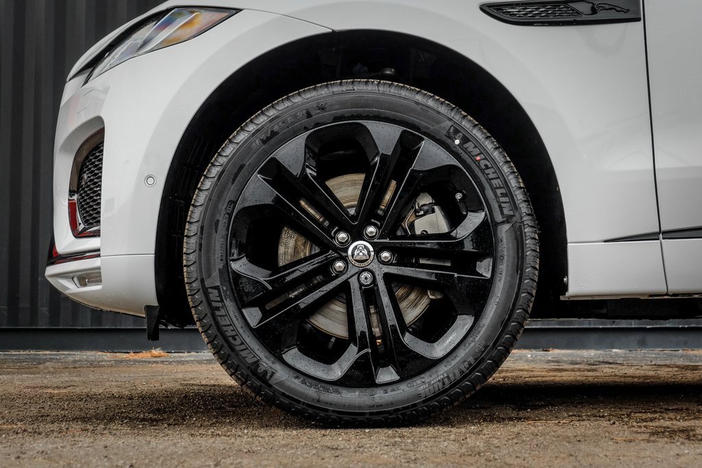 New 2026 Jaguar F-PACE R-Dynamic S image 4