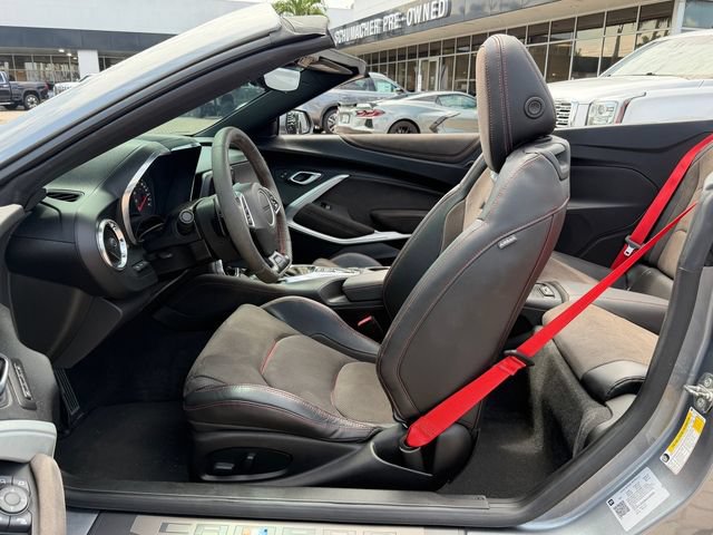 Used 2022 Chevrolet Camaro ZL1 RWD image 12