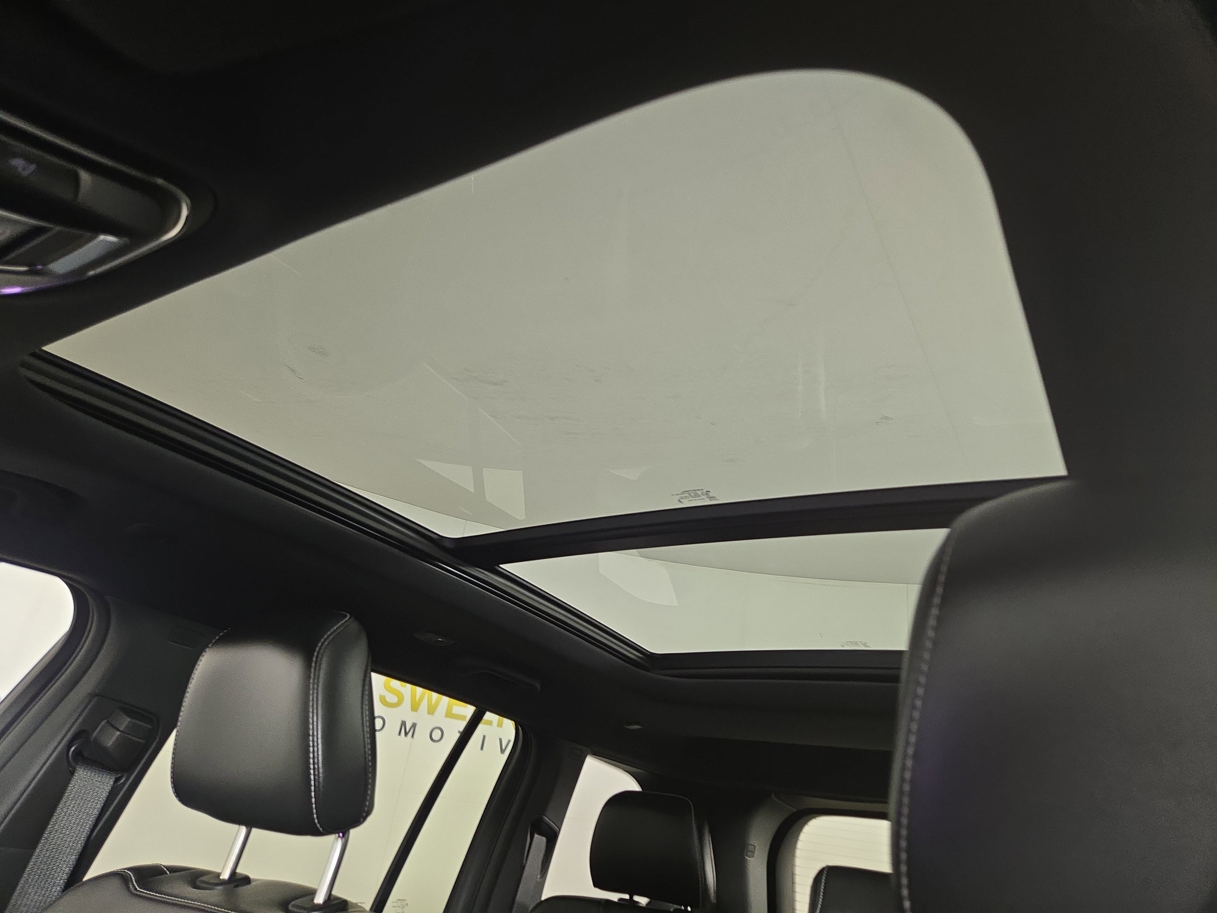 Used 2025 Jeep Grand Cherokee Limited w/ Black Appearance Package image 23