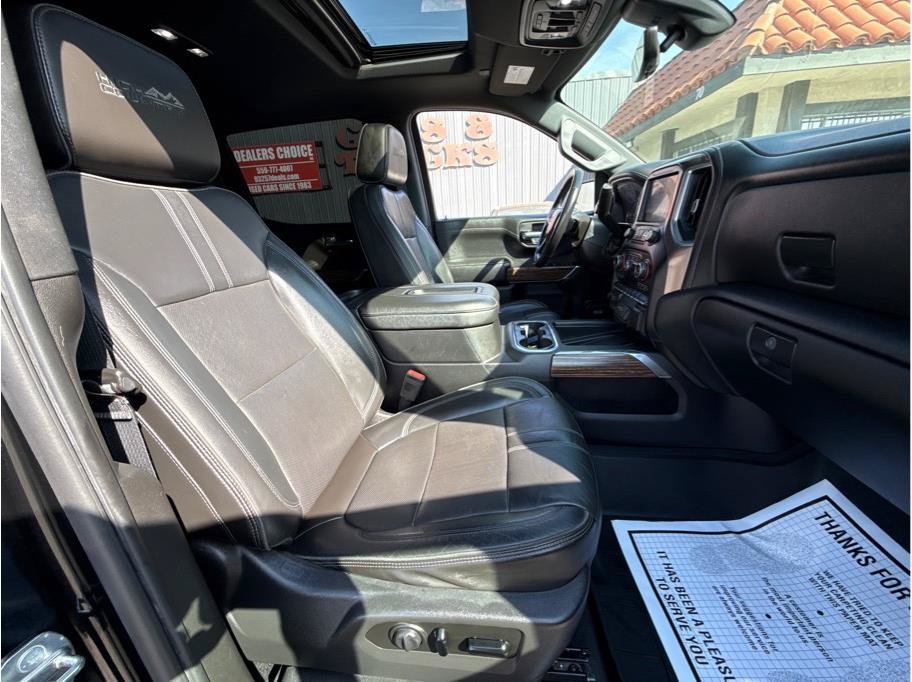 Used 2019 Chevrolet Silverado 1500 High Country w/ Technology Package AWD/4WD image 6