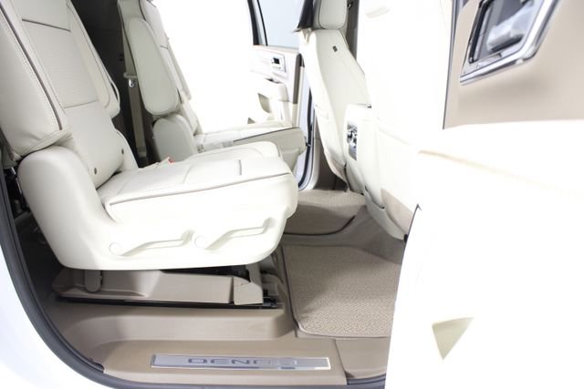New 2026 GMC Yukon XL Denali w/ Denali Reserve Package image 28