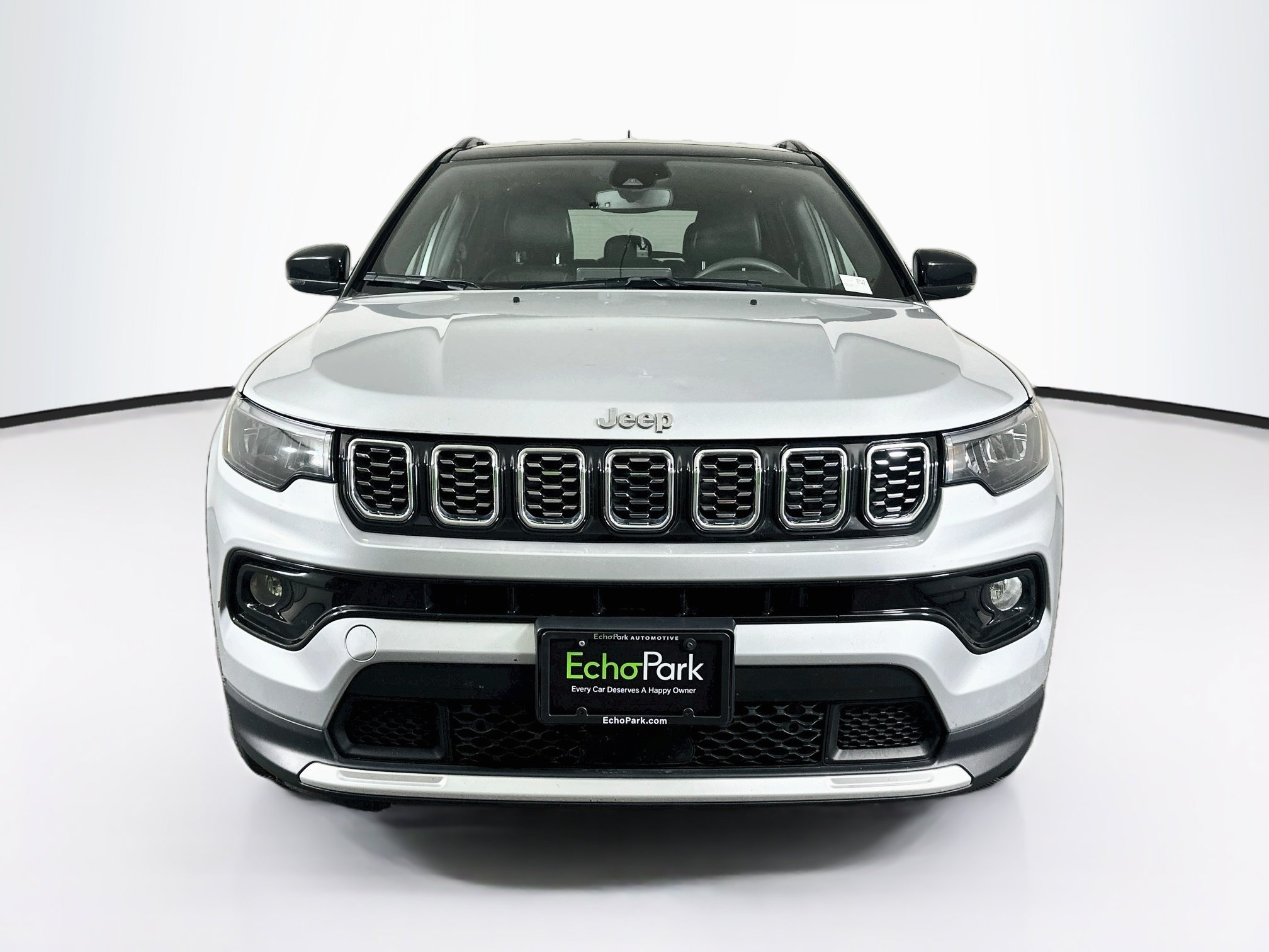 Used 2025 Jeep Compass Limited AWD/4WD image 2