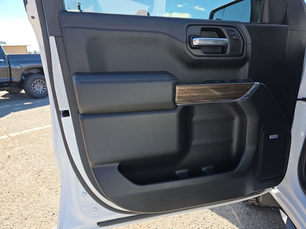 Used 2021 Chevrolet Silverado 1500 LT Trail Boss w/ Convenience Package II image 10