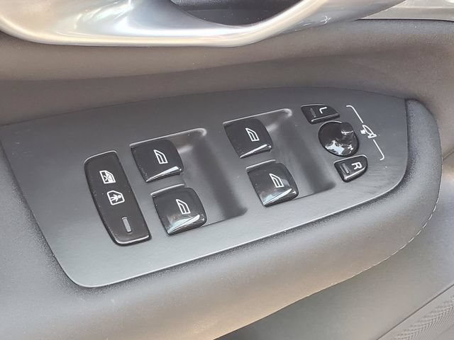 Certified 2025 Volvo XC90 B6 Ultra w/ Protection Package AWD/4WD image 13