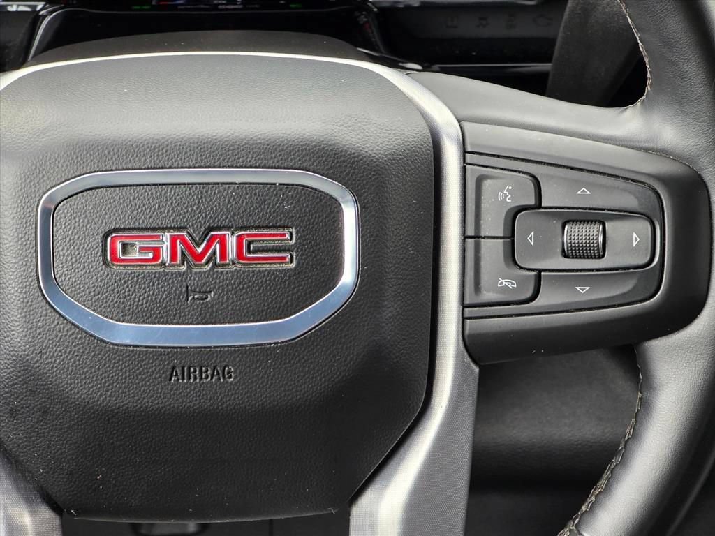 Used 2025 GMC Sierra 1500 SLT AWD/4WD image 16