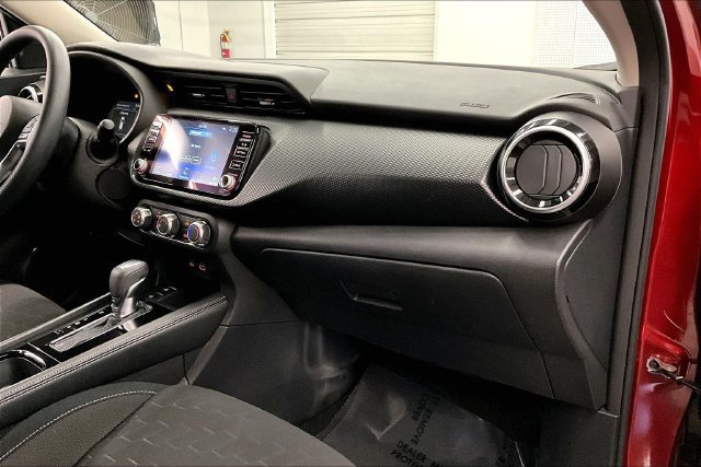 Used 2024 Nissan Kicks SV FWD image 18