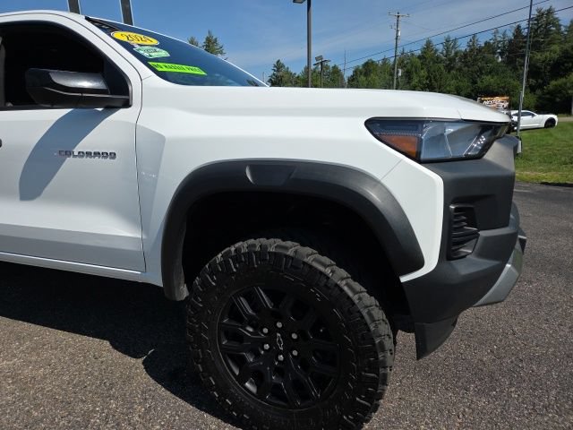 Used 2024 Chevrolet Colorado Trail Boss w/ Technology Package AWD/4WD image 30