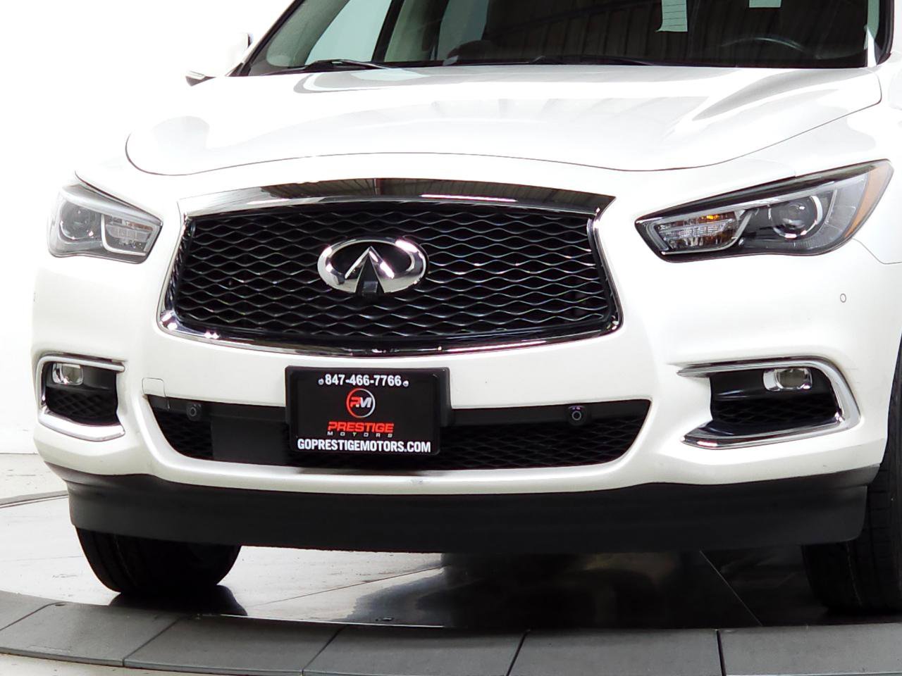 Used 2019 INFINITI QX60 Luxe w/ Essential Package image 2