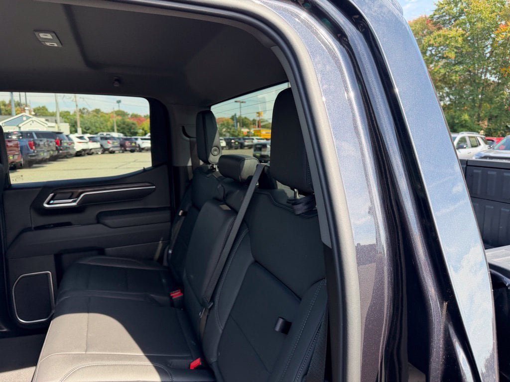 Used 2026 GMC Sierra 1500 SLT AWD/4WD image 13