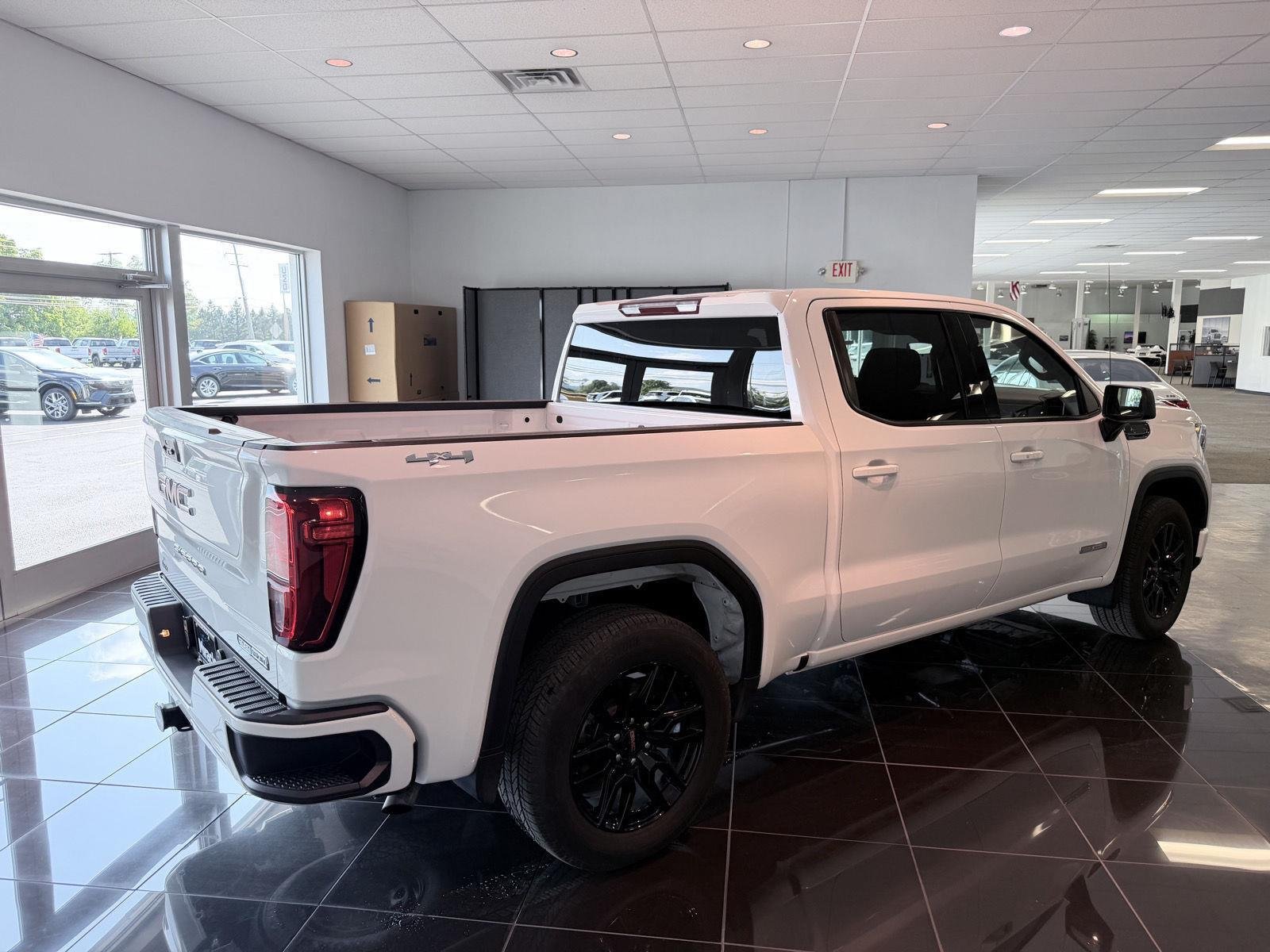 Used 2023 GMC Sierra 1500 Elevation AWD/4WD image 10