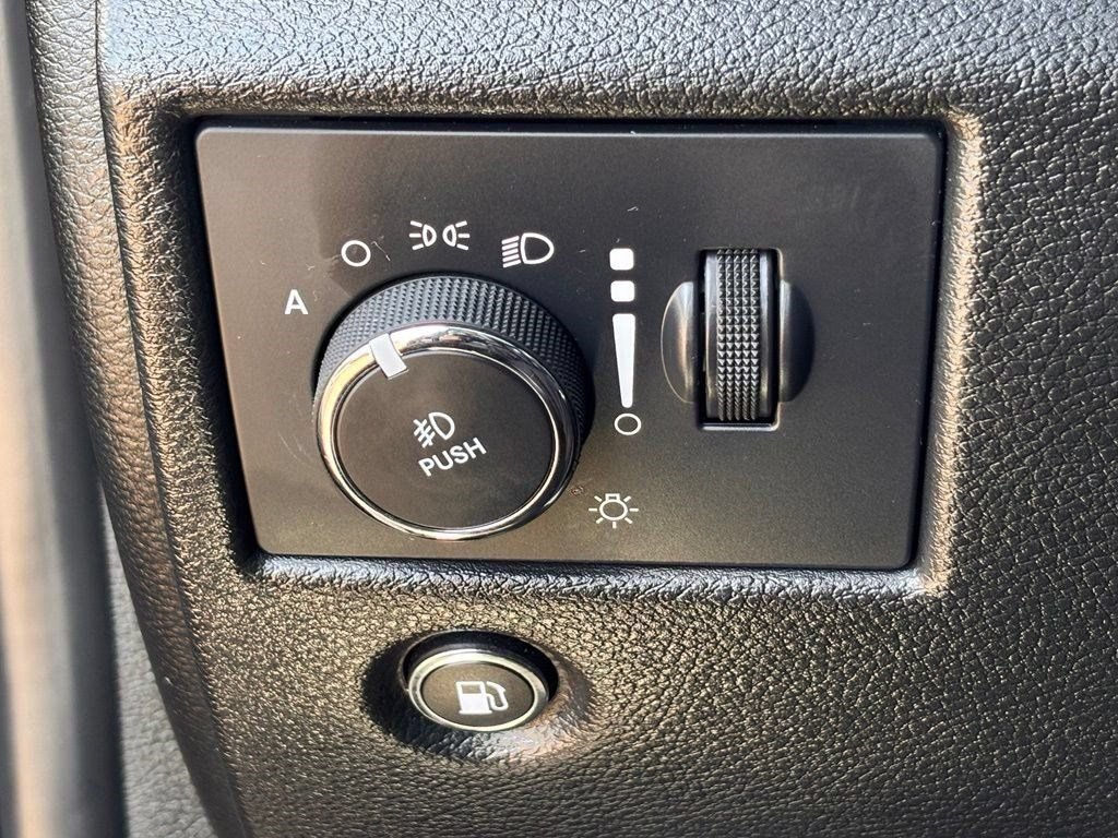 Used 2022 Jeep Grand Cherokee Limited AWD/4WD image 22