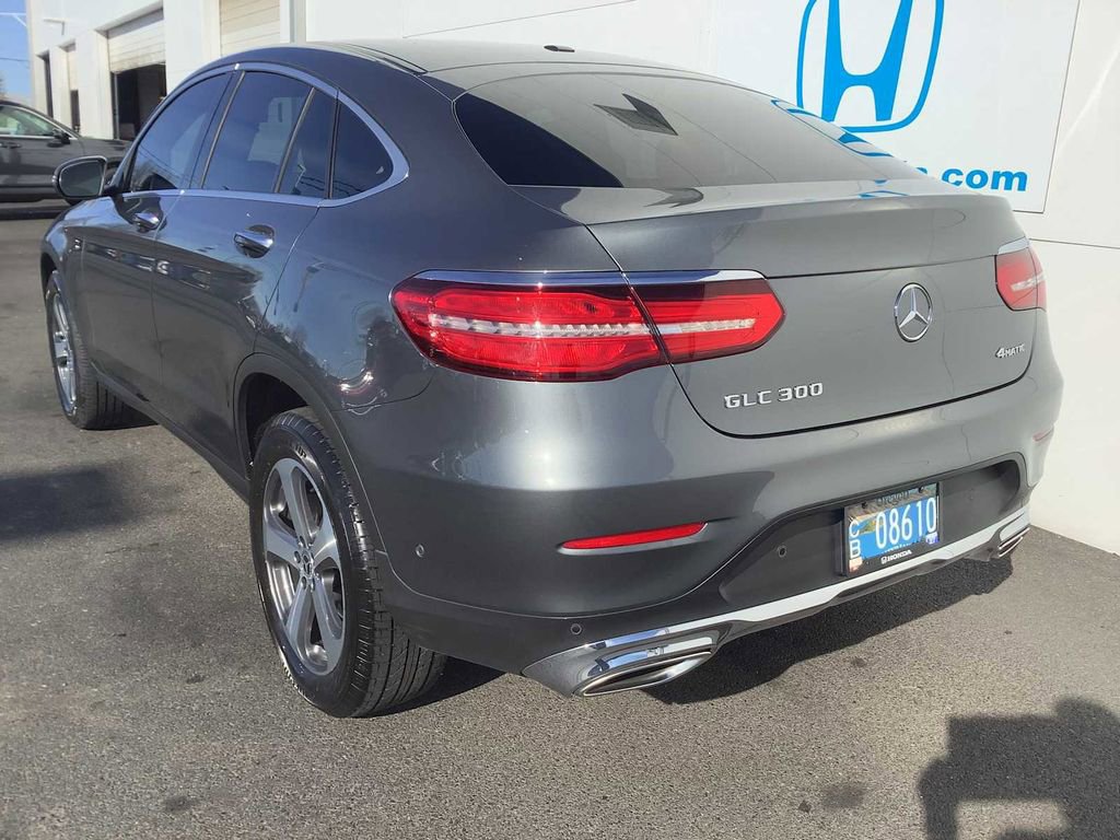 Used 2019 Mercedes-Benz GLC 300 4MATIC Coupe image 4