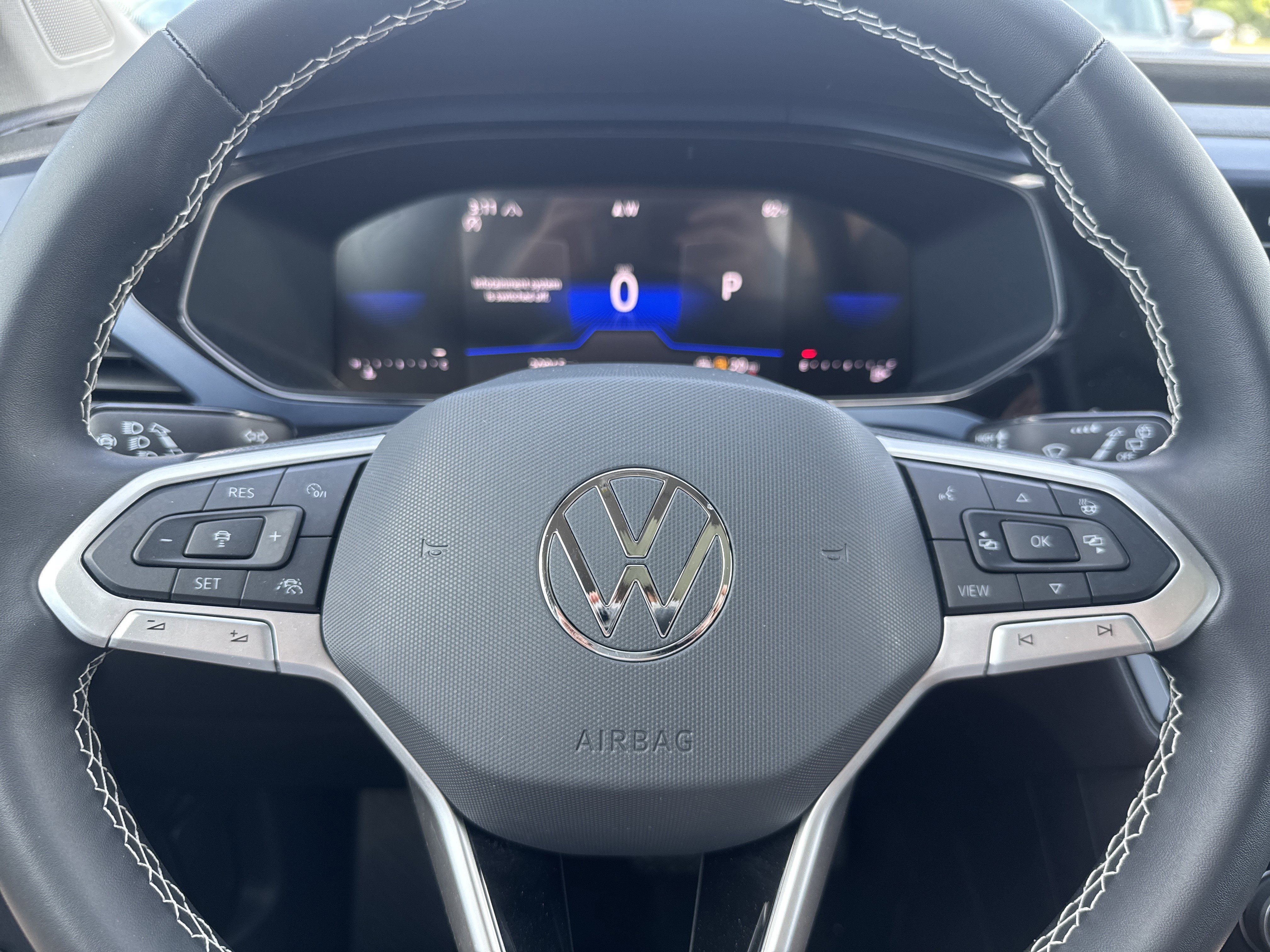 Certified 2024 Volkswagen Taos SE w/ Panoramic Sunroof Package AWD/4WD image 10
