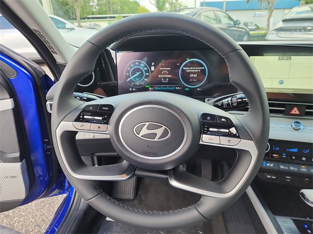 New 2025 Hyundai Elantra Limited image 25