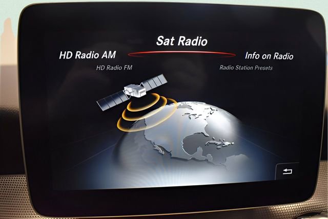 Used 2020 Mercedes-Benz GLA 250 4MATIC image 8