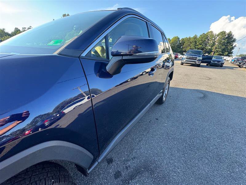 Used 2022 Toyota RAV4 XLE image 14