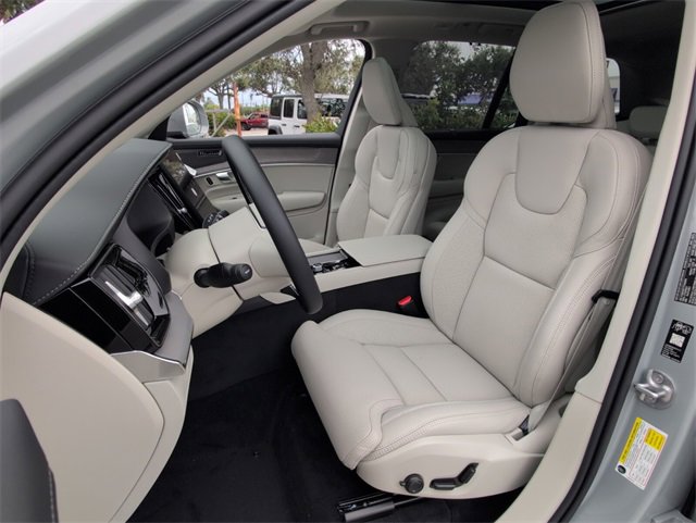 New 2026 Volvo XC90 B5 Ultra w/ Protection Package image 5