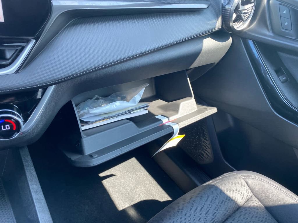 New 2025 Chevrolet Equinox LT w/ Convenience Package II AWD/4WD image 26