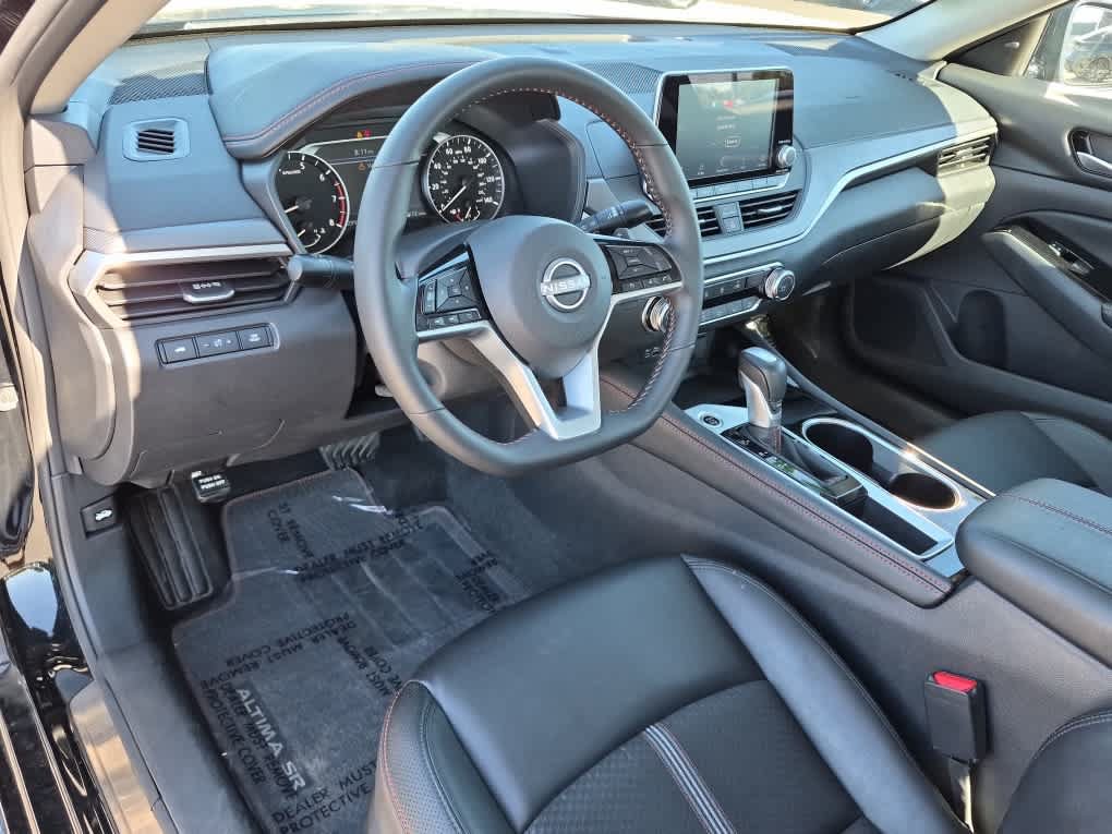 Used 2025 Nissan Altima 2.5 SR FWD image 10