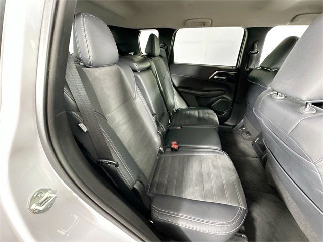 Used 2024 Mitsubishi Outlander SE image 27