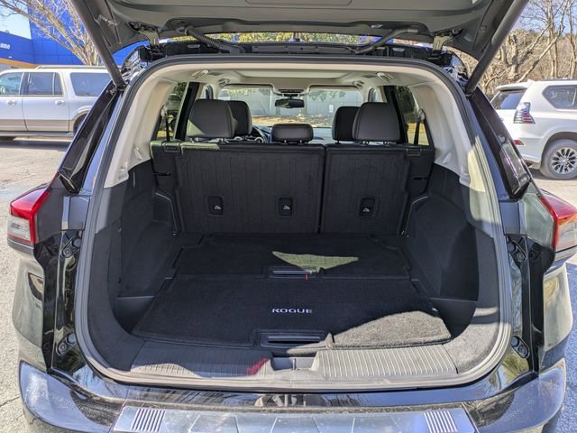 Used 2025 Nissan Rogue SL w/ SL Premium Package FWD image 11