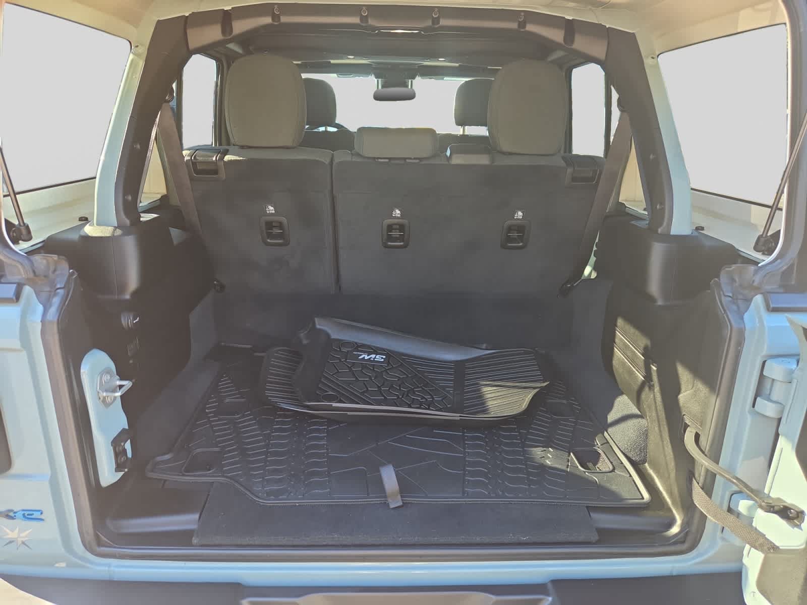 Used 2024 Jeep Wrangler Unlimited w/ Convenience Group AWD/4WD image 21