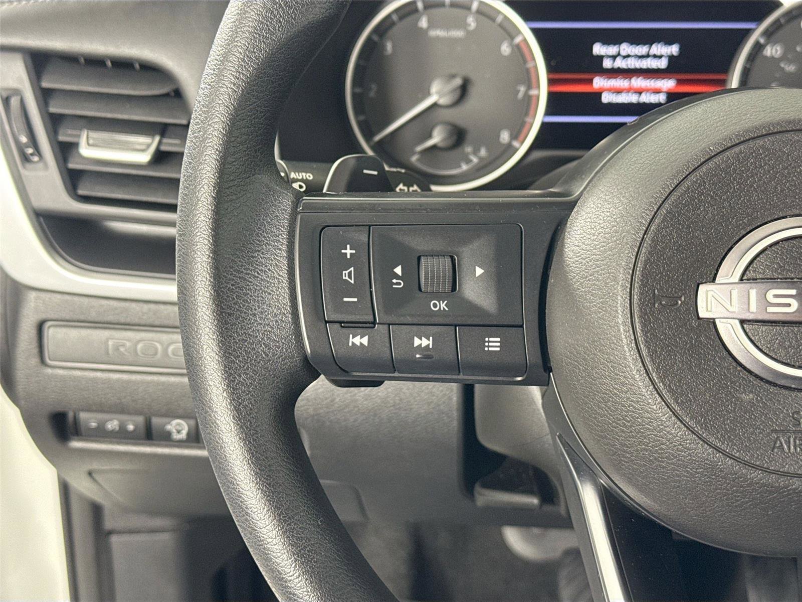 Used 2023 Nissan Rogue S FWD image 15