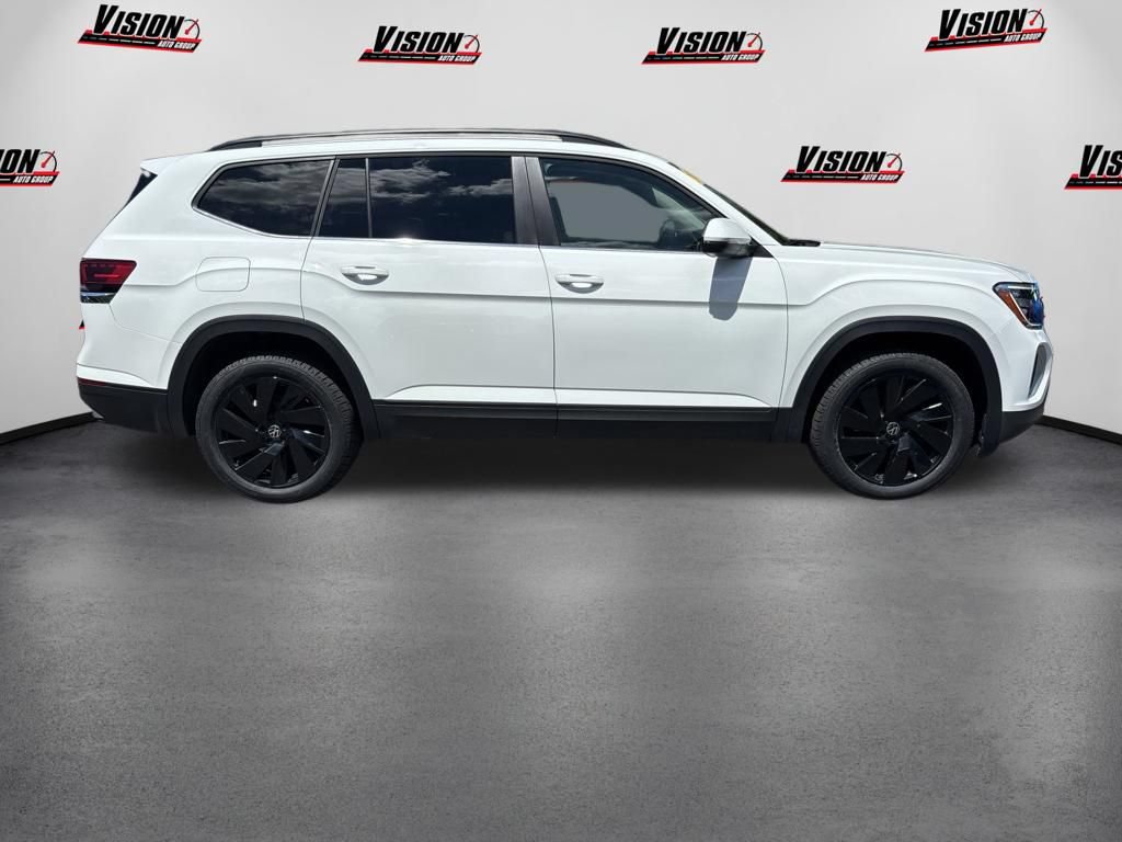 Used 2024 Volkswagen Atlas SE AWD/4WD image 4