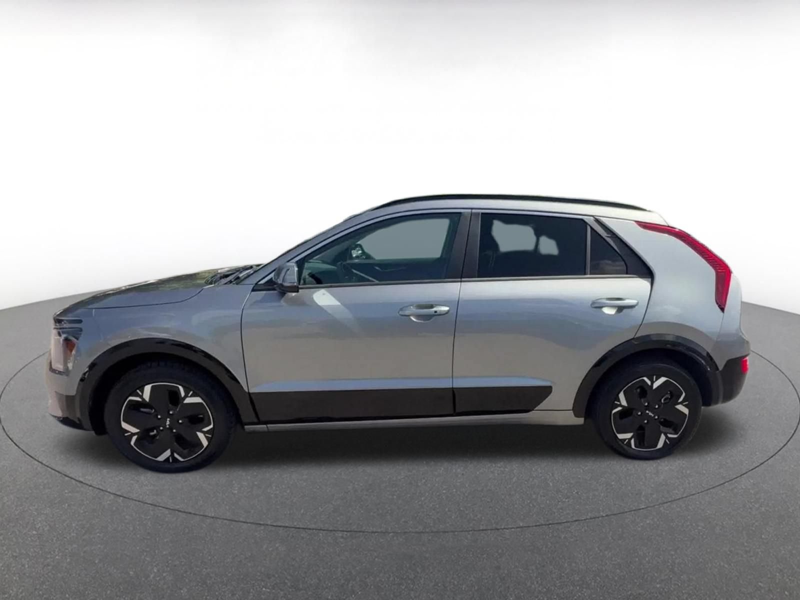 Used 2023 Kia Niro Wind FWD image 9