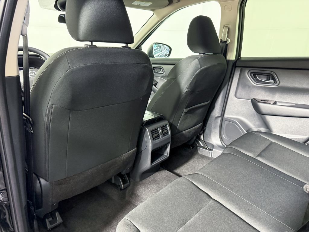 Certified 2025 Nissan Rogue S image 37