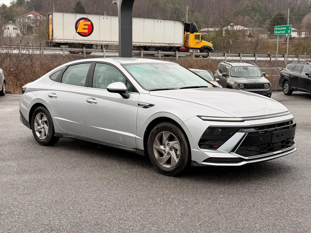 Used 2025 Hyundai Sonata SE image 14