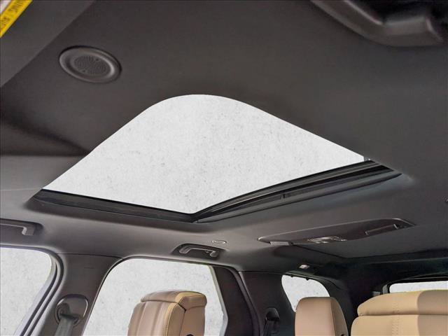 New 2026 Land Rover Discovery Limited Edition AWD/4WD image 17