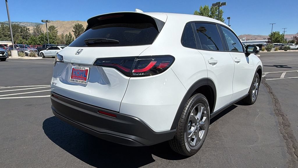 New 2027 Honda HR-V LX image 3