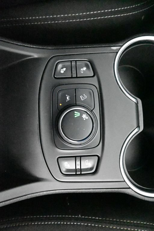Certified 2024 GMC Terrain SLE w/ Driver Convenience Package FWD image 21