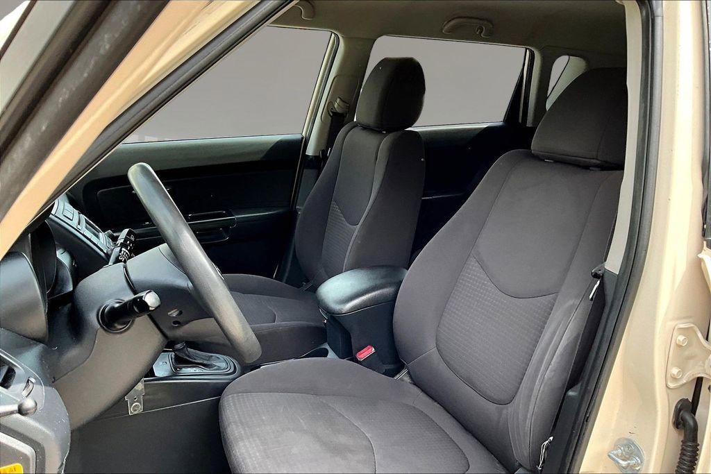Used 2013 Kia Soul FWD image 18