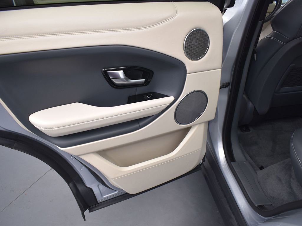 Used 2019 Land Rover Range Rover Evoque HSE Dynamic image 35