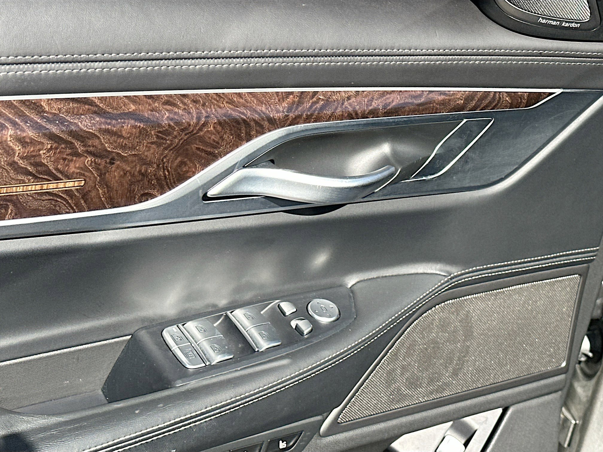 Used 2022 BMW 750i xDrive w/ Executive Package image 18