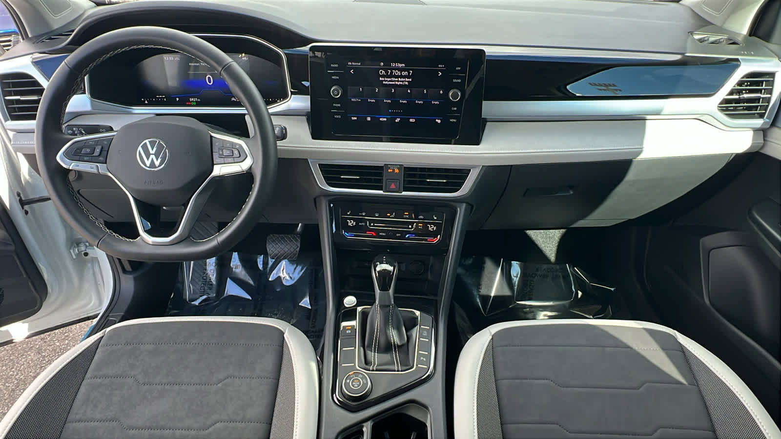 Used 2025 Volkswagen Taos SE image 26