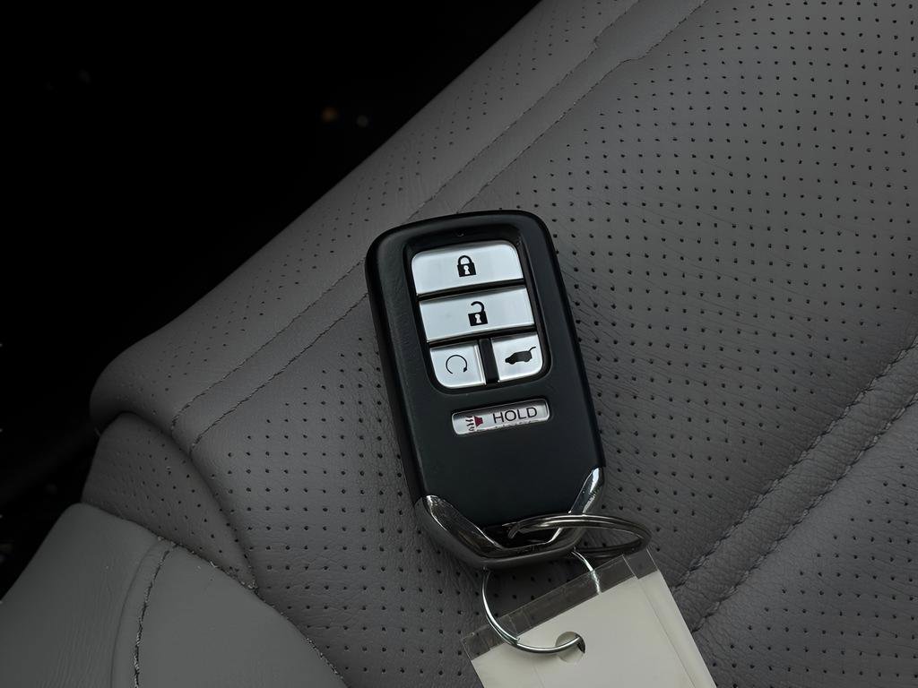 Used 2020 Honda CR-V Touring image 31