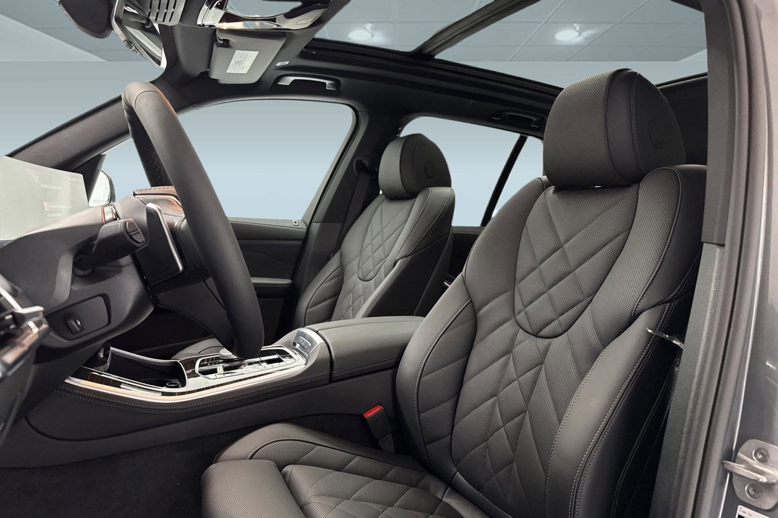 Used 2026 BMW X5 sDrive40i w/ Parking Assistance Package RWD image 5