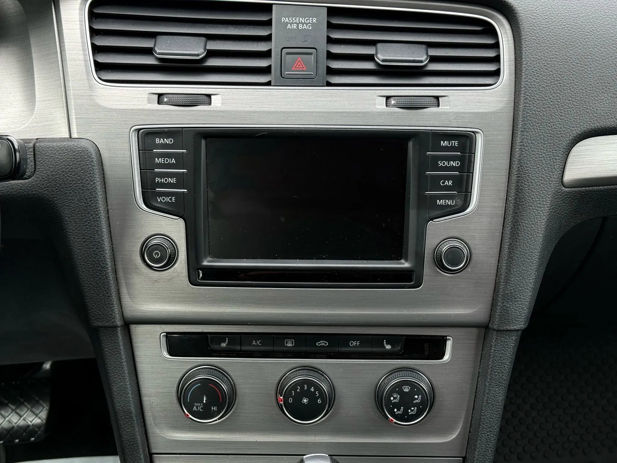 Used 2016 Volkswagen Golf Limited Edition image 35