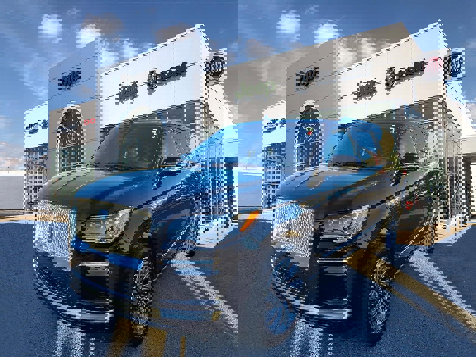 Used 2024 Lincoln Navigator Reserve image 4