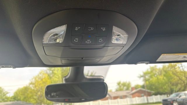 Used 2026 Chrysler Pacifica Select FWD image 24